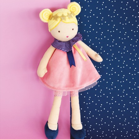 poupée de chiffon blonde avec robe rose et chaussons bleu marine - Jolijou