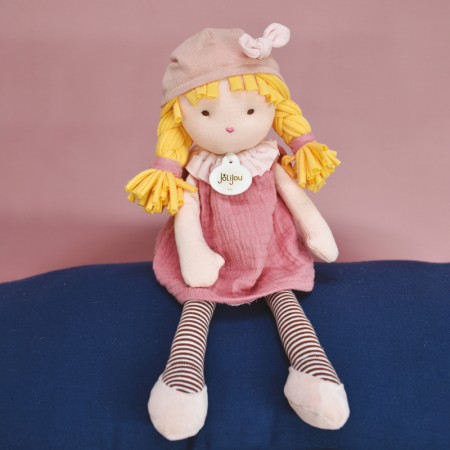 poupée chiffon robe rose, bonnet rose et cheveux tressés blonds spaghettis - Jolijou