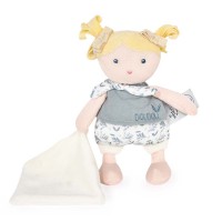 poupée de chiffon blonde en coton bio avec doudou à la main, portant un t-shirt vert - Jolijou